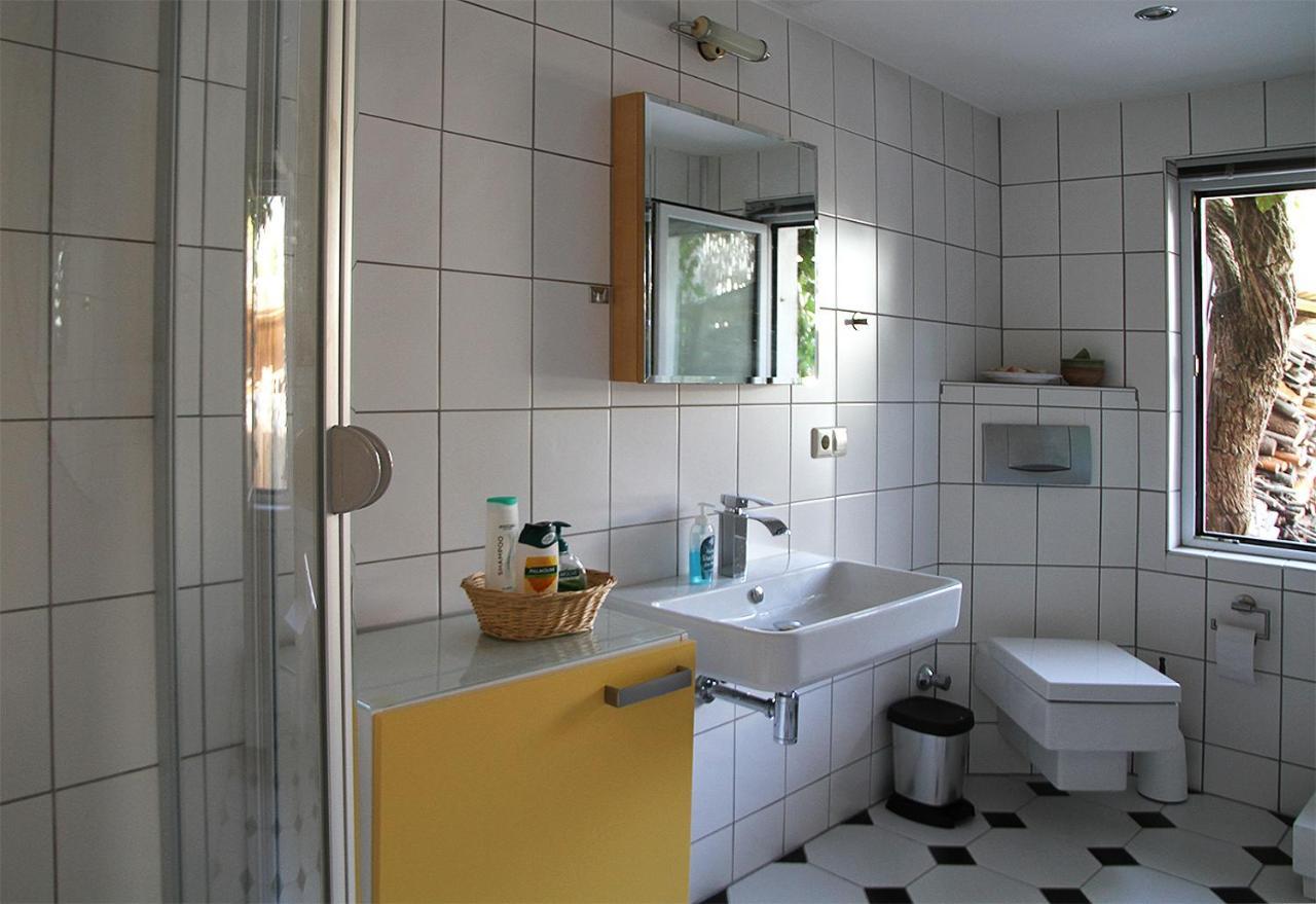 Haus Mit Kunst Zwischen Wald Und See Leipzig Exterior foto